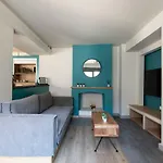 Center Ground Floor 2br With Small Yard & 1gbps Fiber 아파트 *