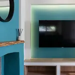 Center Ground Floor 2br With Small Yard & 1gbps Fiber 아파트 칼라마타