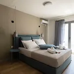 Center Ground Floor 2br With Small Yard & 1gbps Fiber 아파트 *