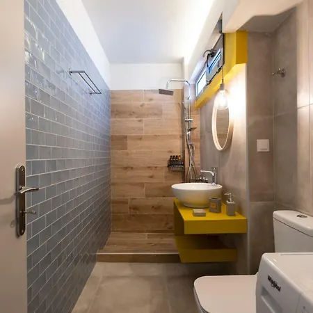 Διαμέρισμα Center Ground Floor 2br With Small Yard & 1gbps Fiber *