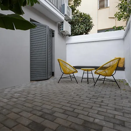 Center Ground Floor 2br With Small Yard & 1gbps Fiber Appartement Kalamáta