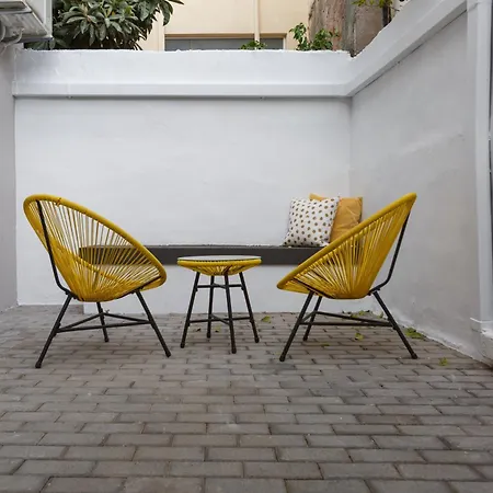 Center Ground Floor 2br With Small Yard & 1gbps Fiber Апартаменты