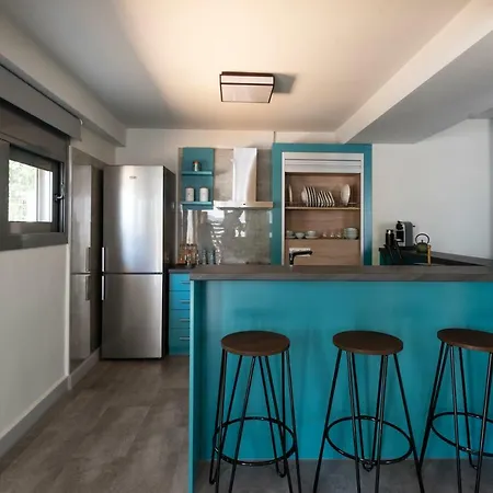 Center Ground Floor 2br With Small Yard & 1gbps Fiber Appartement Kalamáta