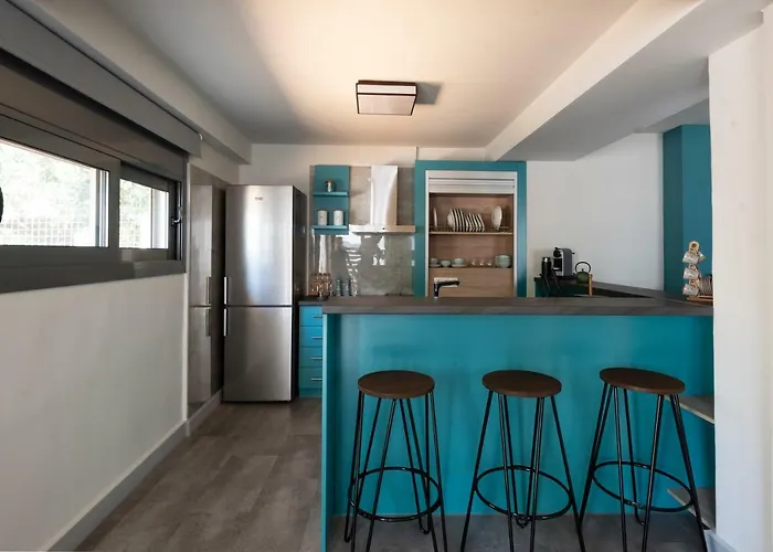 Center Ground Floor 2br With Small Yard & 1gbps Fiber Lejlighed Kalamata