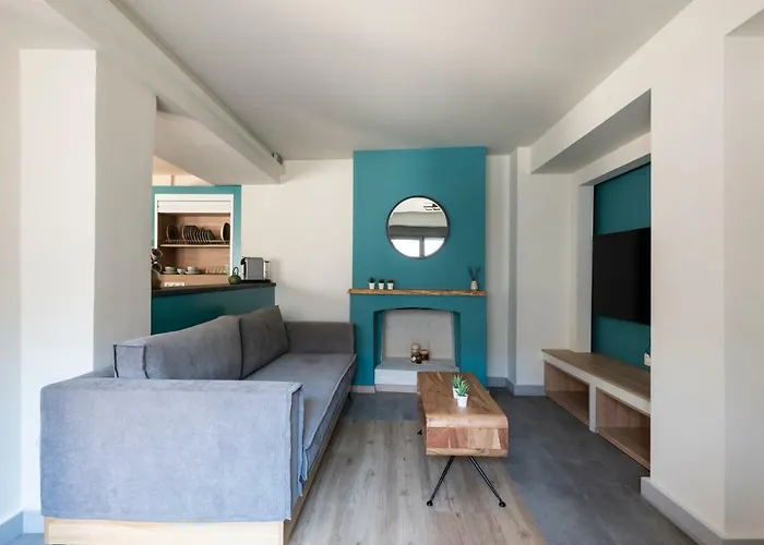 Center Ground Floor 2br With Small Yard & 1gbps Fiber 아파트 *