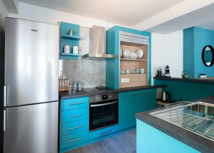 Center Ground Floor 2br With Small Yard & 1gbps Fiber Lejlighed Kalamata