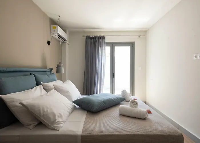 아파트 Center Ground Floor 2br With Small Yard & 1gbps Fiber 칼라마타