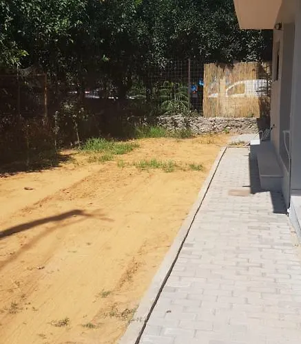 Center Ground Floor 2br With Small Yard & 1gbps Fiber Lejlighed Kalamata